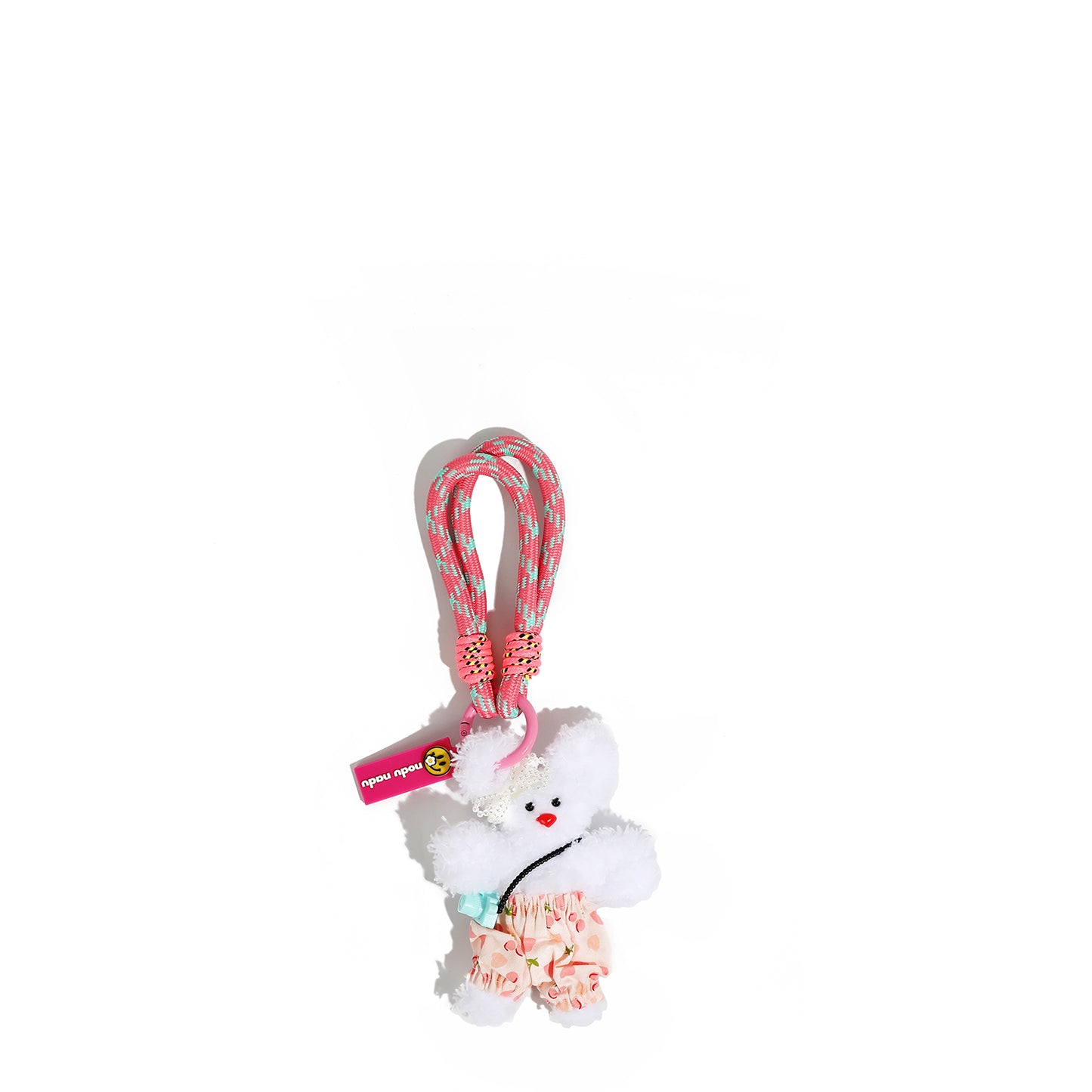 EL CACHORRO DE VERANO HACE UNA POSE CON ENCANTO